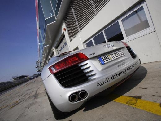 Audi R8 un supercar de 120 de mii de euro_4