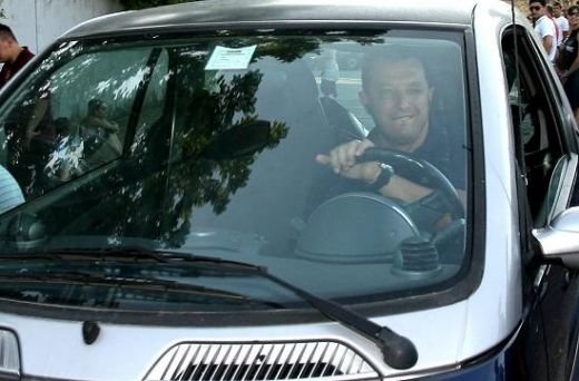 Vezi ce l-a asteptat pe Chivu in cantonamentul de la Trigoria_6