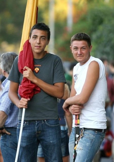 Vezi ce l-a asteptat pe Chivu in cantonamentul de la Trigoria_8