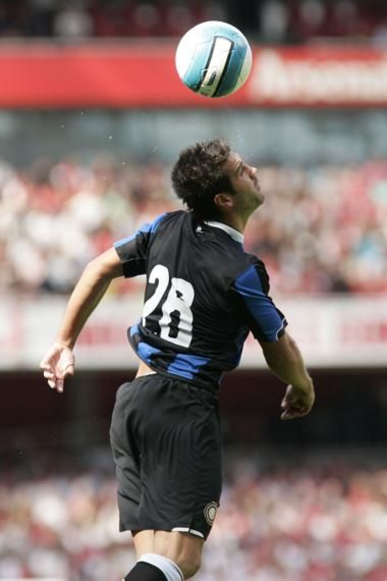 Chivu - in asteptarea numarului 13!_2