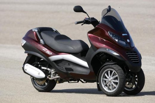 Vezi primul Piaggio din lume cu tractiune hibrida!_3