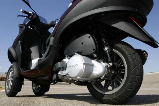 Vezi primul Piaggio din lume cu tractiune hibrida!_4