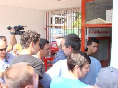 Agitatie la casele de bilete pentru Dinamo - Lazio!_4