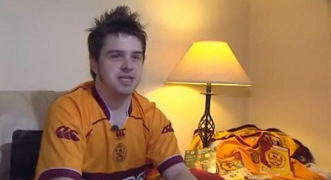 Iubire fara limite! Un scotian si-a schimbat numele in Motherwell Football Club! :)_3
