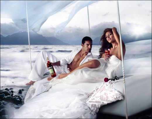 Preferata lui Mutu, Eva Mendez, a pozat in ipostaze incendiare!