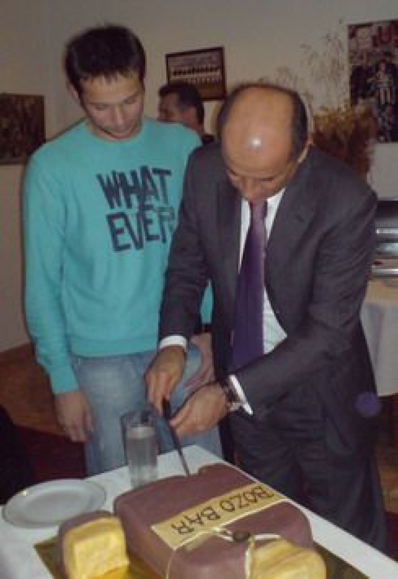 Vezi ce cadou i-a facut Copos lui Bozovici!_7