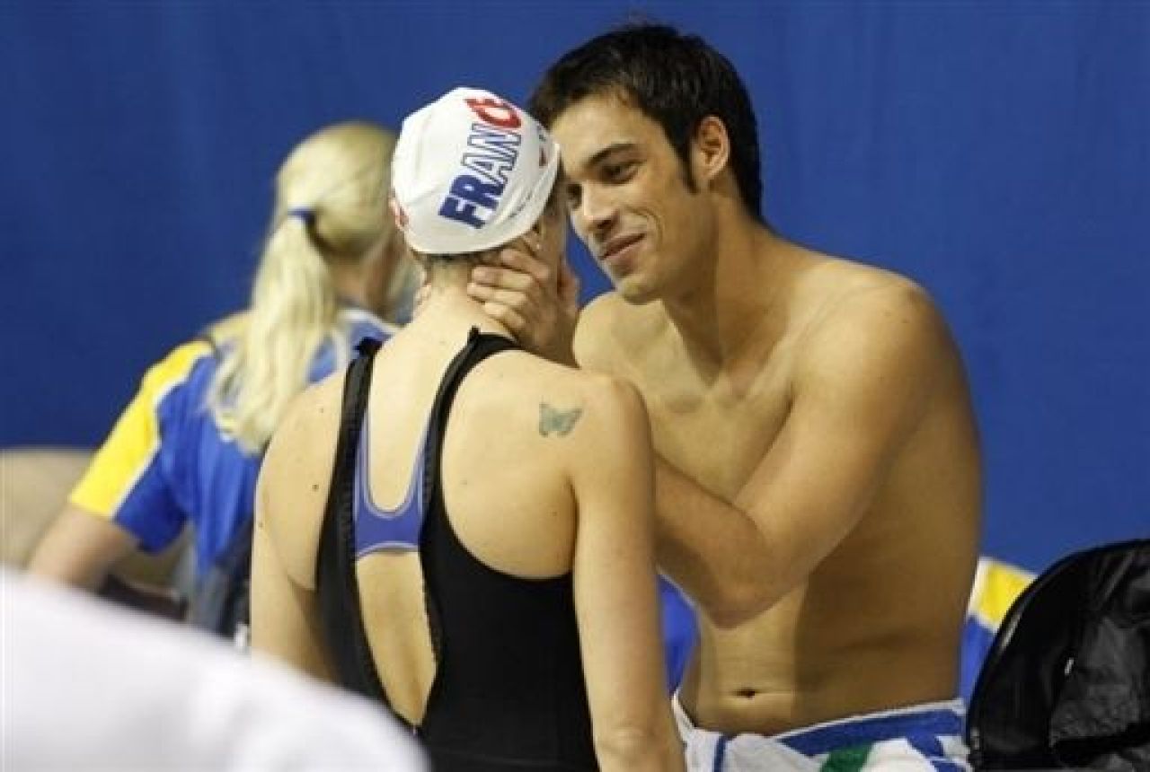 Laura si Luca - medalii si dragoste in piscina!_2