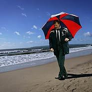 Senzational! Citeste un super-interviu cu umbrela lui Steve McClaren :)