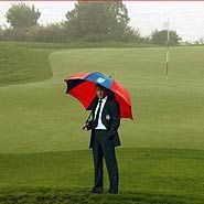 Senzational! Citeste un super-interviu cu umbrela lui Steve McClaren :)_4