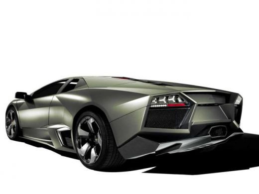 Ai vrea sa te iei la intrecere cu avioanele? Atunci va trebui sa-ti iei un Lamborghini Reventon!_3