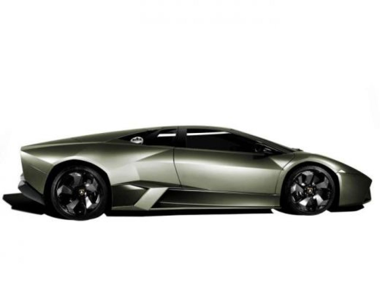 Ai vrea sa te iei la intrecere cu avioanele? Atunci va trebui sa-ti iei un Lamborghini Reventon!_5