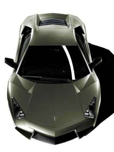 Ai vrea sa te iei la intrecere cu avioanele? Atunci va trebui sa-ti iei un Lamborghini Reventon!_6