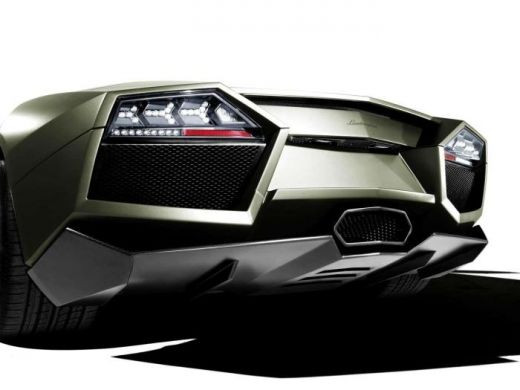 Ai vrea sa te iei la intrecere cu avioanele? Atunci va trebui sa-ti iei un Lamborghini Reventon!_9