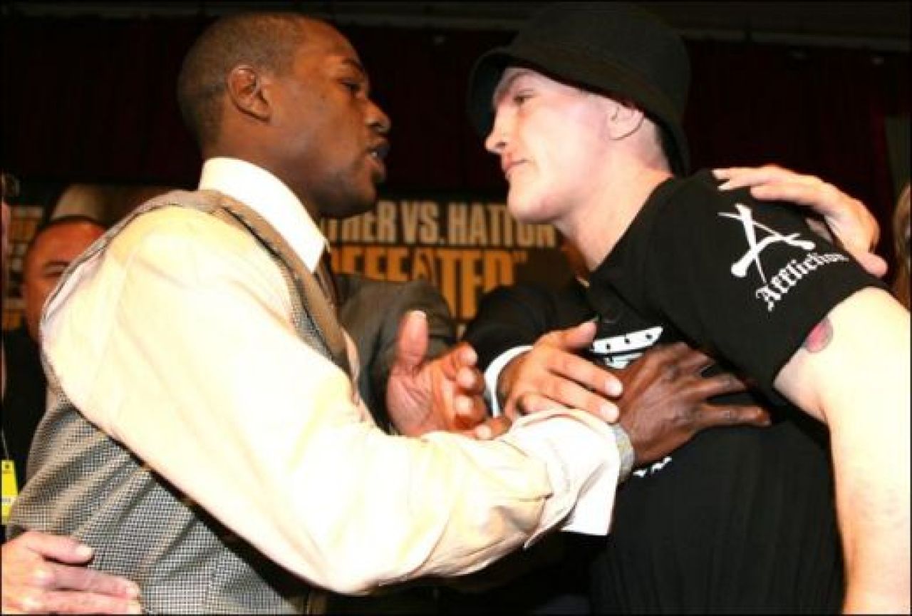 Hatton l-a amenintat cu moartea pe Mayweather!_1