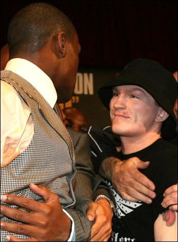 Hatton l-a amenintat cu moartea pe Mayweather!_4