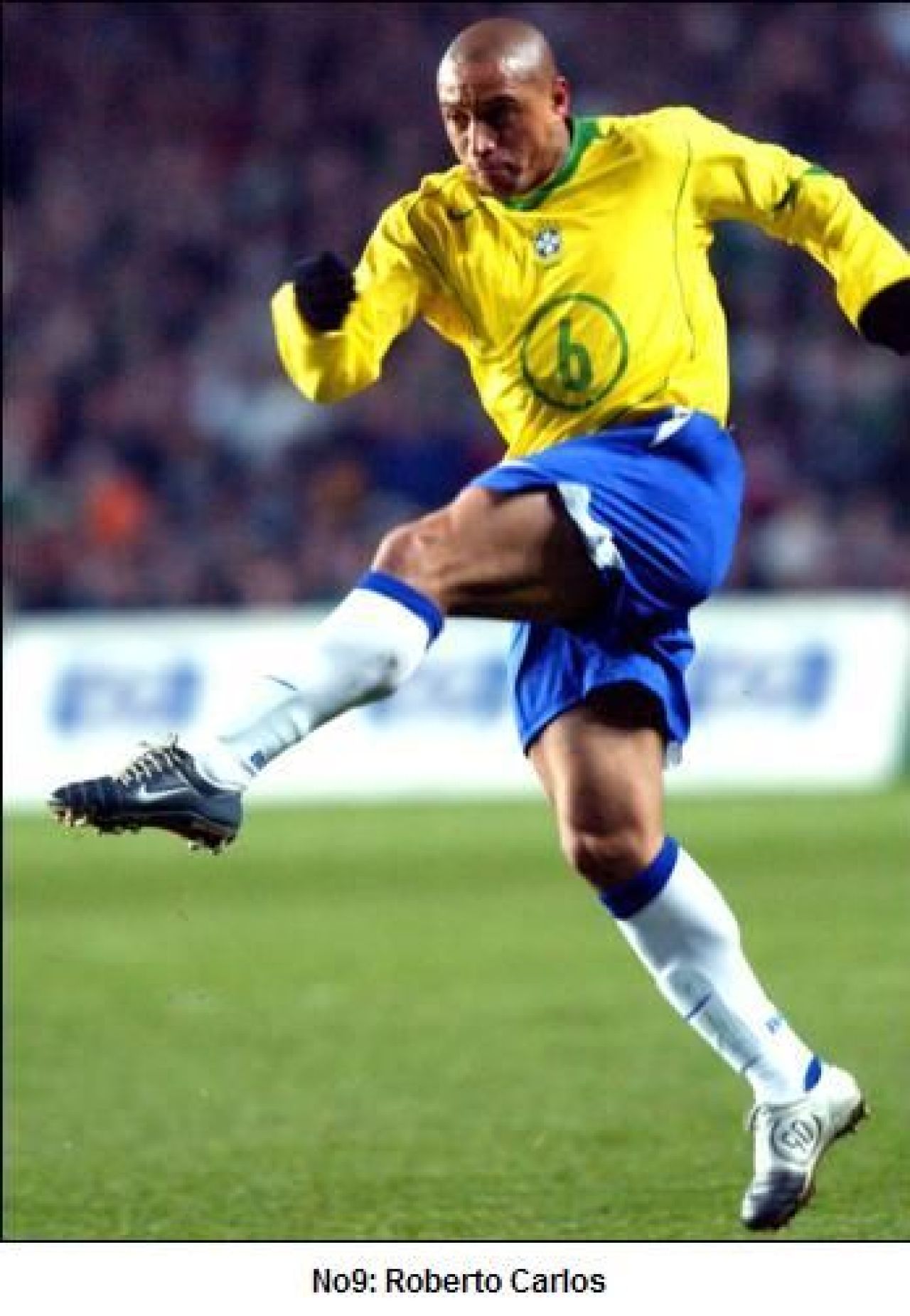 Nu e glumă: Roberto Carlos revine pe gazon la 48 de ani! Cu cine va semna fostul campion mondial_1