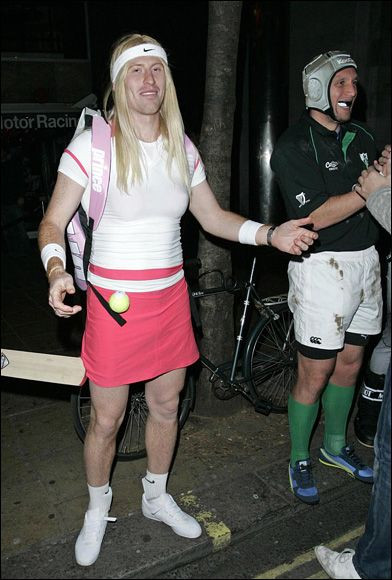 Show la West Ham: Jucatorii s-au deghizat si au iesit in oras_5