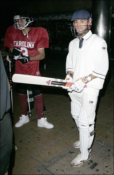 Show la West Ham: Jucatorii s-au deghizat si au iesit in oras_8