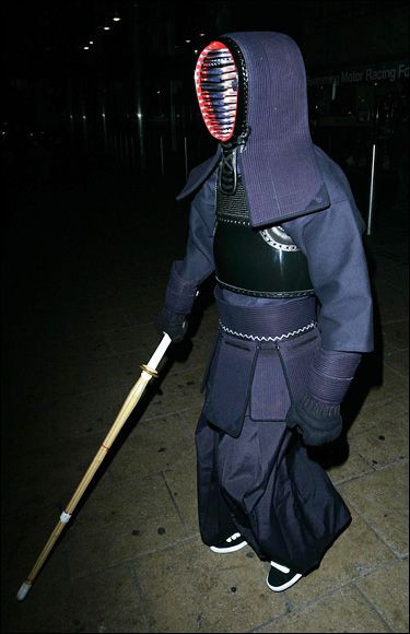 Show la West Ham: Jucatorii s-au deghizat si au iesit in oras_10