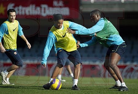 Meciul meciurilor - vezi cum se pregatesc Ronaldinho si Henry pentru 