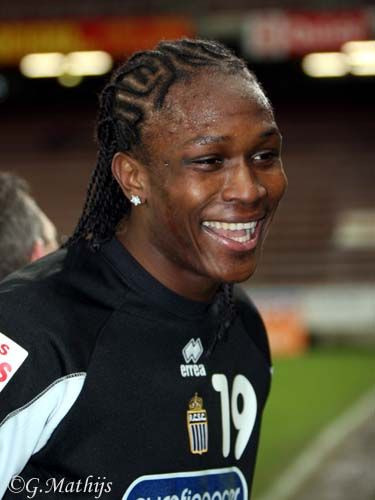 Vezi aici cine este Habib Habibou, jucatorul dorit de Steaua!_2