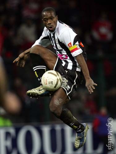 Vezi aici cine este Habib Habibou, jucatorul dorit de Steaua!_4