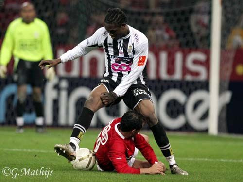 Vezi aici cine este Habib Habibou, jucatorul dorit de Steaua!_5