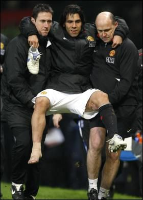 Accidentat de bucurie! Tevez a fost lovit de blestemul Dica!_4