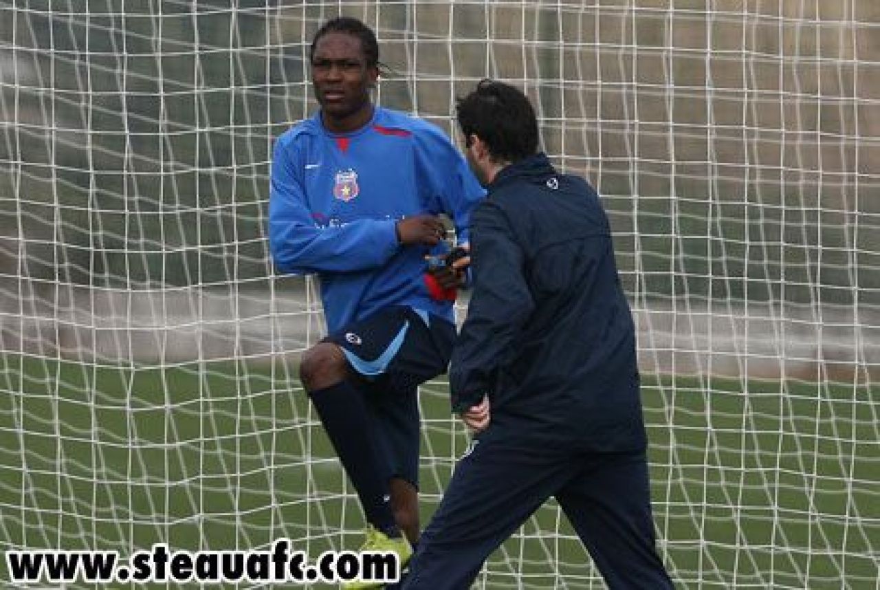 Dica si Habibou s-au antrenat cu Steaua! Vezi imagini de la antrenamentul Stelei de luni seara!_7