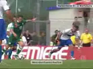 VIDEO! Majoreta facuta KO in Germania: a incasat o torpila in cap!