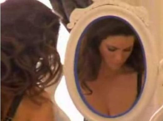 Monica Bellucci si Manuela Arcuri iti prezinta Roma... sexy. Vezi foto... fara desuuri