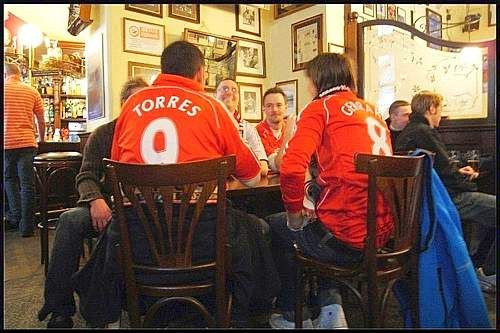 Se pregatesc de inca o noapte magica! Fanii lui Liverpool au asediat Milanul!_7