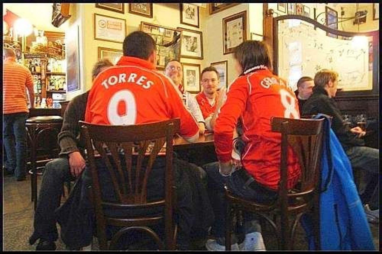 Se pregatesc de inca o noapte magica! Fanii lui Liverpool au asediat Milanul!_7