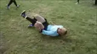 Cel mai tare clip! Primul jucator de fotbal alergat cu tancul pentru ca a simulat un fault!