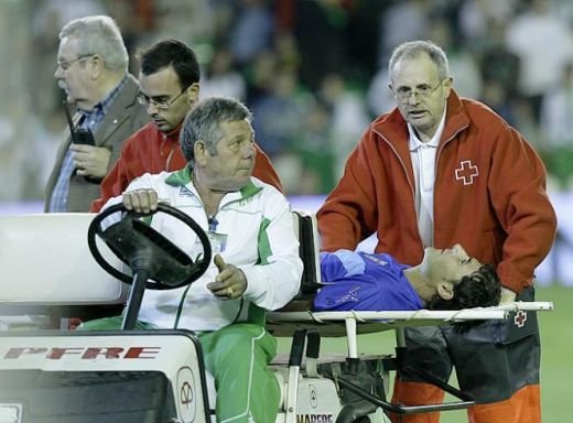 Clubul Athletic Bilbao cere sanctiuni drastice, dupa ce Armando a fost lovit cu sticla in fata!_4