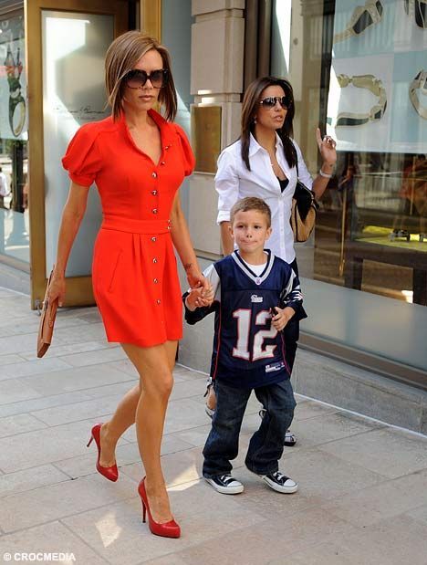 Beckham s-a antrenat cu fiul sau, Cruz, pentru a fi in forma maxima la meciul cu Franta!_4