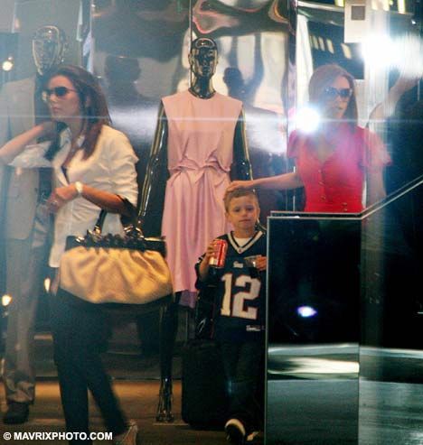 Beckham s-a antrenat cu fiul sau, Cruz, pentru a fi in forma maxima la meciul cu Franta!_5