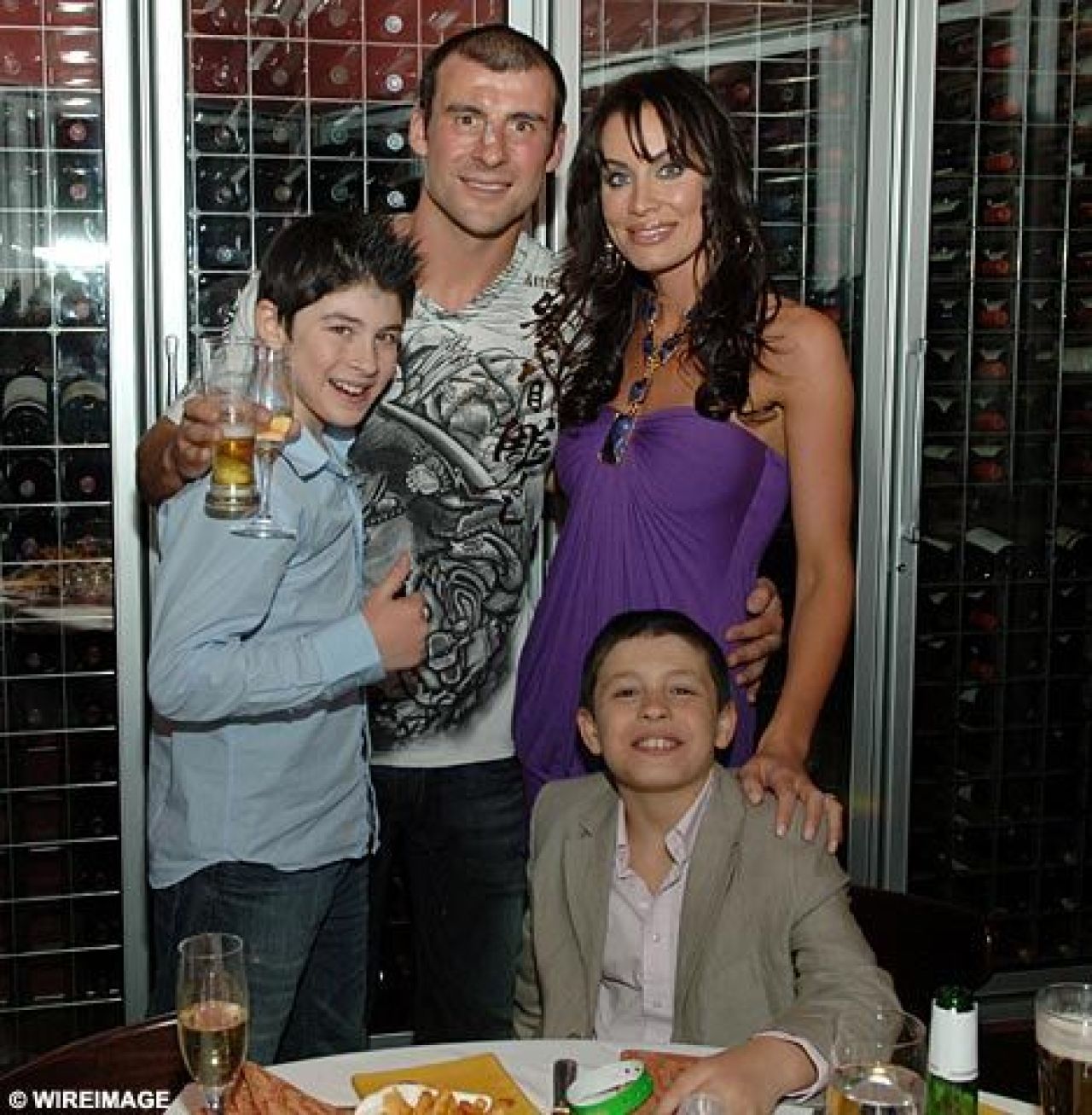 Stallone, Arnold, Bruce Willis si Zeta Jones - in tribune la meciul dintre Joe Calzaghe si Bernard Hopkins_4