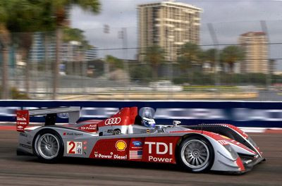 Cum sa mergi cu 370 km/h! Audi R10 TDI iti face o demonstratie de forta