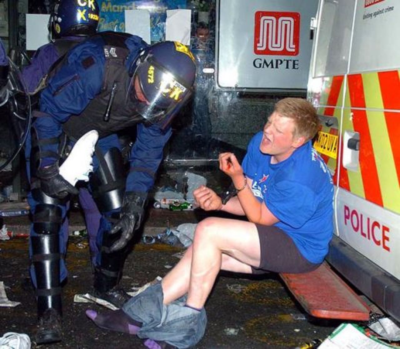 Zona de razboi la Manchester! Un suporter rus injunghiat dupa finala Cupei UEFA! VEZI IMAGINI!_4