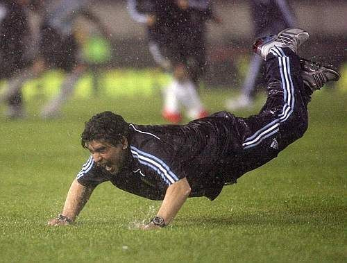 FAZA ZILEI! Vezi golul lui Palermo pentru Argentina si bucuria NEBUNA a lui Maradona_3