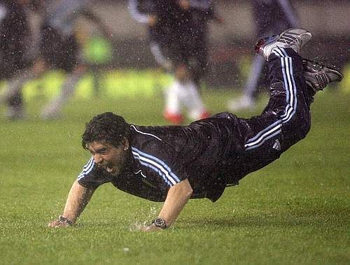 FAZA ZILEI! Vezi golul lui Palermo pentru Argentina si bucuria NEBUNA a lui Maradona_3