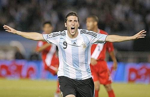 FAZA ZILEI! Vezi golul lui Palermo pentru Argentina si bucuria NEBUNA a lui Maradona_15