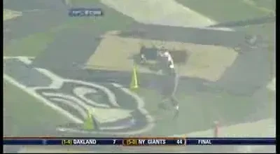 VIDEO: Imagini soc! Si-a dat cu casca in cap pana l-a spart!