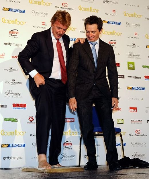 Ronaldinho i-a batut pe Henry, Gerrard si  Beckham: a luat Golden Foot 2009!_4