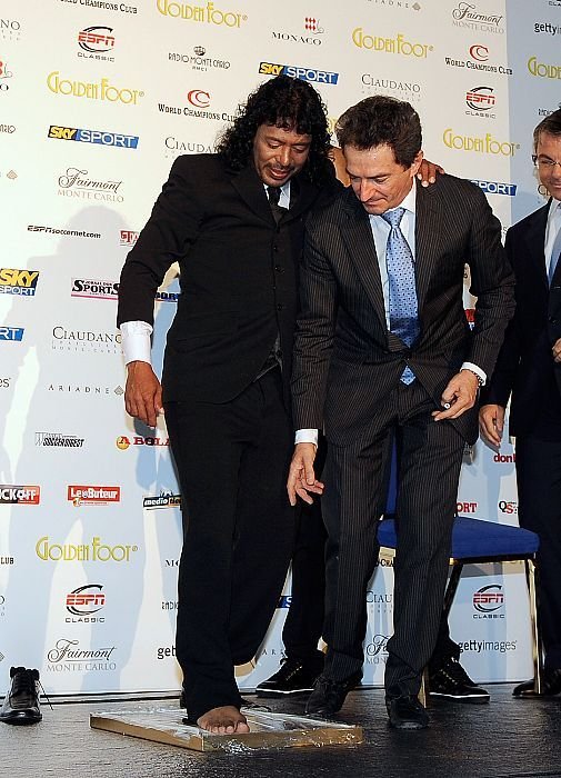 Ronaldinho i-a batut pe Henry, Gerrard si  Beckham: a luat Golden Foot 2009!_14