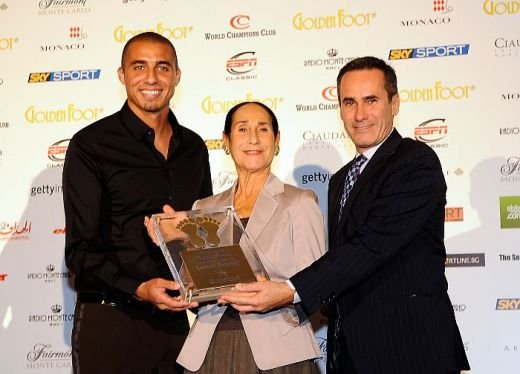 Ronaldinho i-a batut pe Henry, Gerrard si  Beckham: a luat Golden Foot 2009!_15