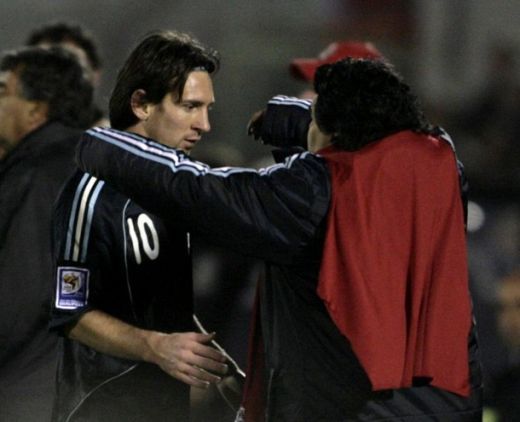 FAZA ZILEI: DELIRUL lui Maradona! De la lacrimi, la tipete si insulte! Cum si-a varsat nervii!
_1