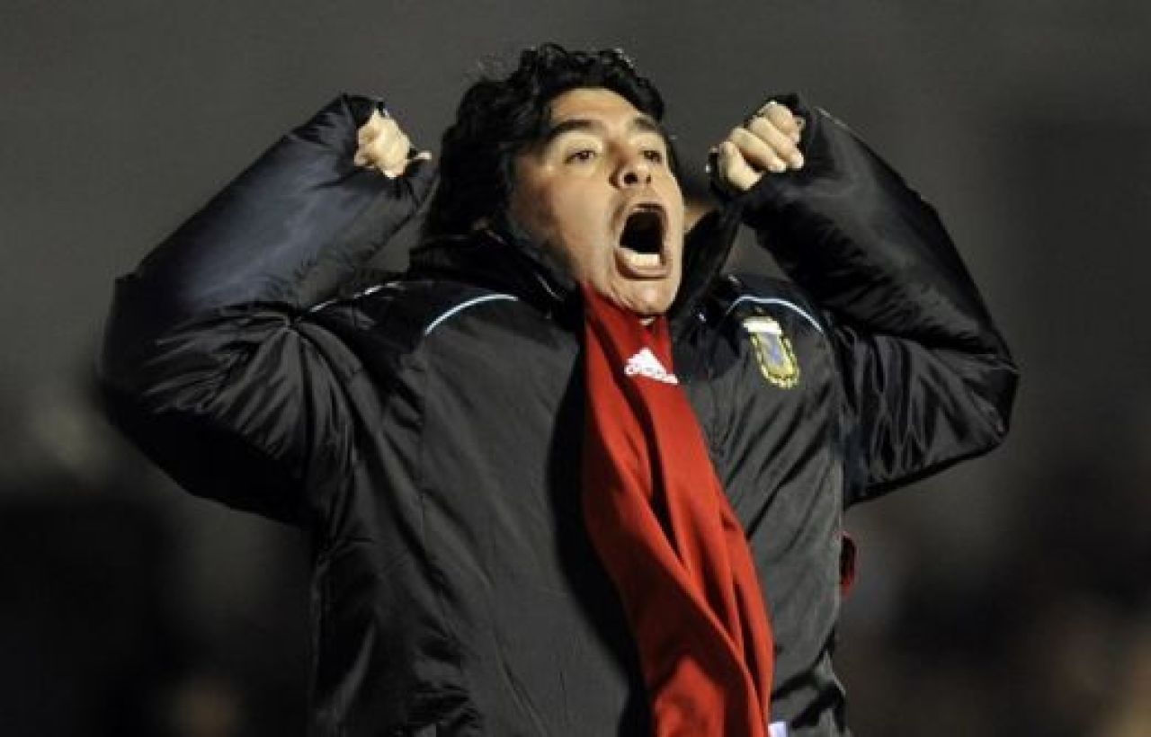 FAZA ZILEI: DELIRUL lui Maradona! De la lacrimi, la tipete si insulte! Cum si-a varsat nervii!
_6
