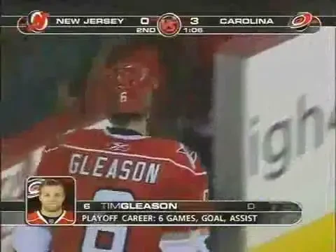 VIDEO! Doi fani au mimat o partida de sex oral la un meci de hochei! Imagini incredibile